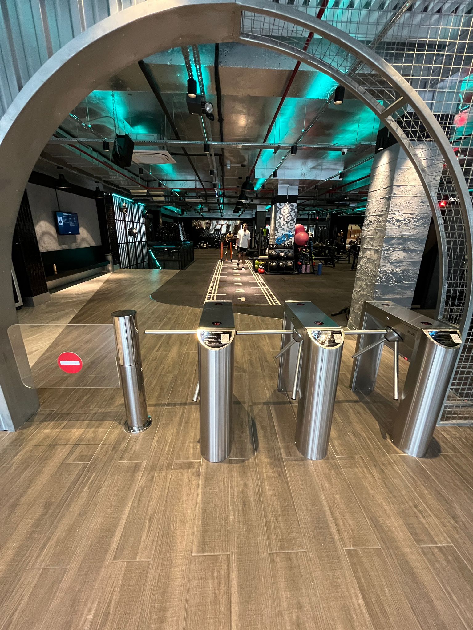 Spor salonu Tripod ve Vip Turnike Kurulumu