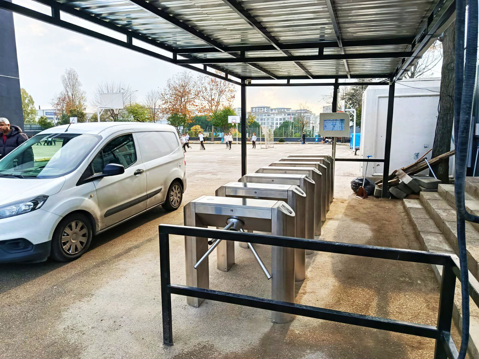 Okul Ana Giriş Çoklu Tripod Turnike Sistemi